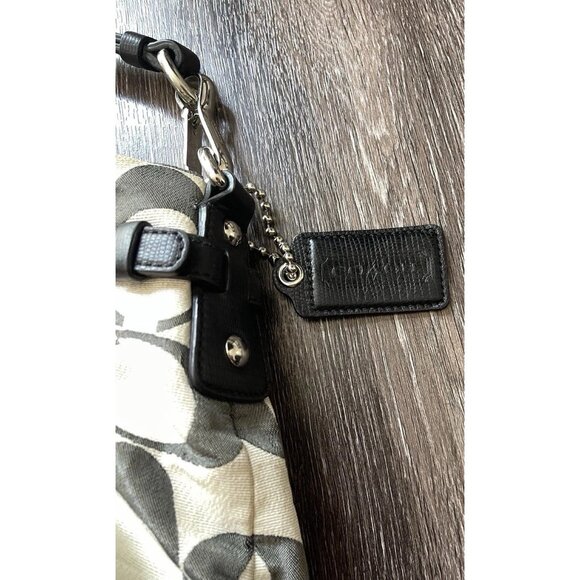 Vintage Coach Canvas Classic Logo Women’s Tote Shoulder Bag Green Mint Interior - Picture 3 of 16